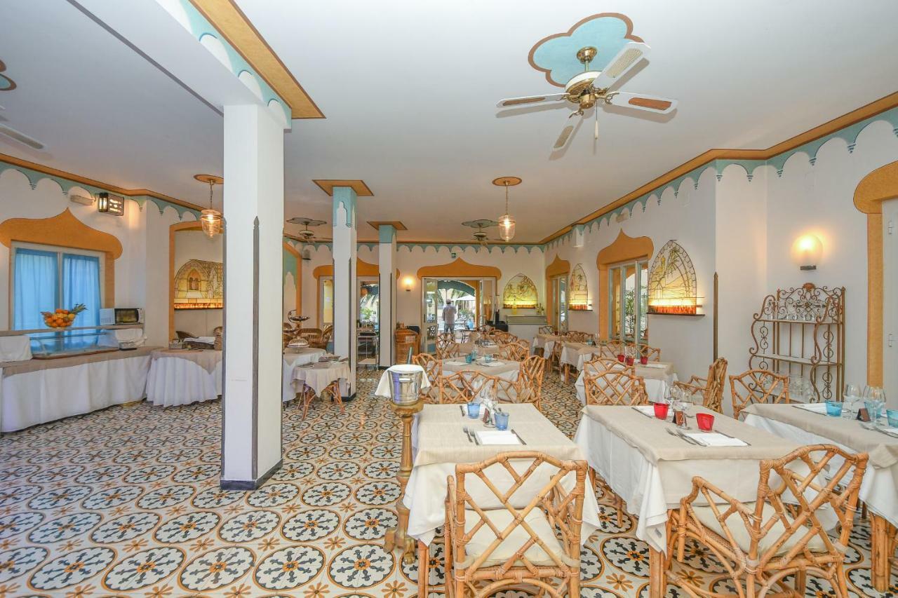 Hotel Arabesque فاريغوتي المظهر الخارجي الصورة